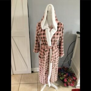 Pajama Mania checkered Robe, Size Small
